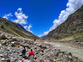 Why Choose a Local Himachal Travel Operator for Your Spiti, Pangi & Offbeat Trip?
